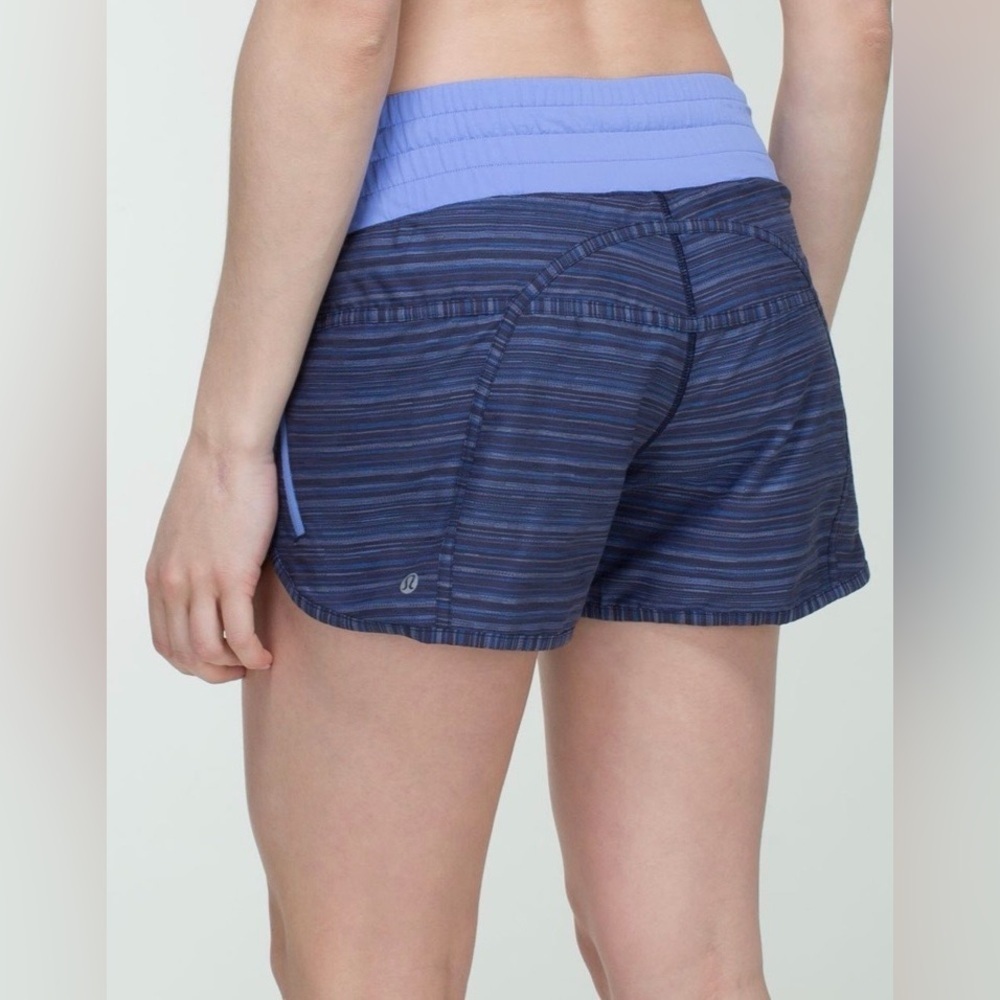 Lululemon Tracker Short II *2-way Stretch
Wee Are From Space Cadet Blue size 4